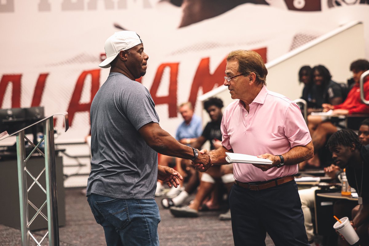 AlabamaFTBL's tweet photo. The Kid❗️
 
Thank you, MLB Legend Ken Griffey Jr. for spending some time with the team today. https://t.co/vAW53FnAIw