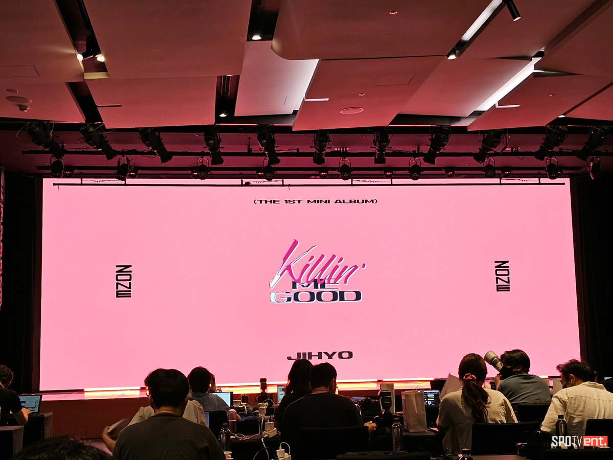 a lot of press/medias are waiting for Jihyo debut press conference!