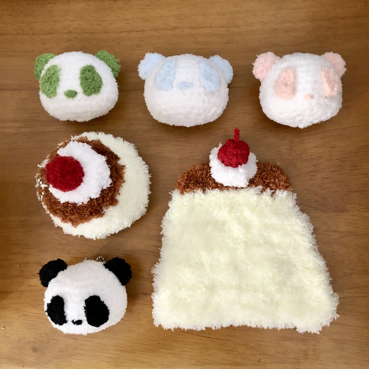 siru_crochet's tweet photo. #RT 🧶시루뜨개🧶 🐼🍮

23.08.18 ~23.08.20
여러분의견을 적극반영한 시루뜨개상점🦁
판다 컬러 추가 + 푸딩 인형 키링/티코스터
열심히 맹글어왓습니다ᵔᴥᵔ 
폭신폭신 부드러운 뜨개인형 챙기세요~~

#rt + #follow 추첨 뜨개 제품을 보내드립니다

https://t.co/bu0KBB0HqS https://t.co/VTeBjfeXsM