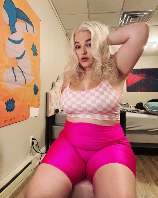 💗 when my hair is looking amazing and I&rsquo;m really feeling myself 😍 https://t.co/rJkQeQPiVq