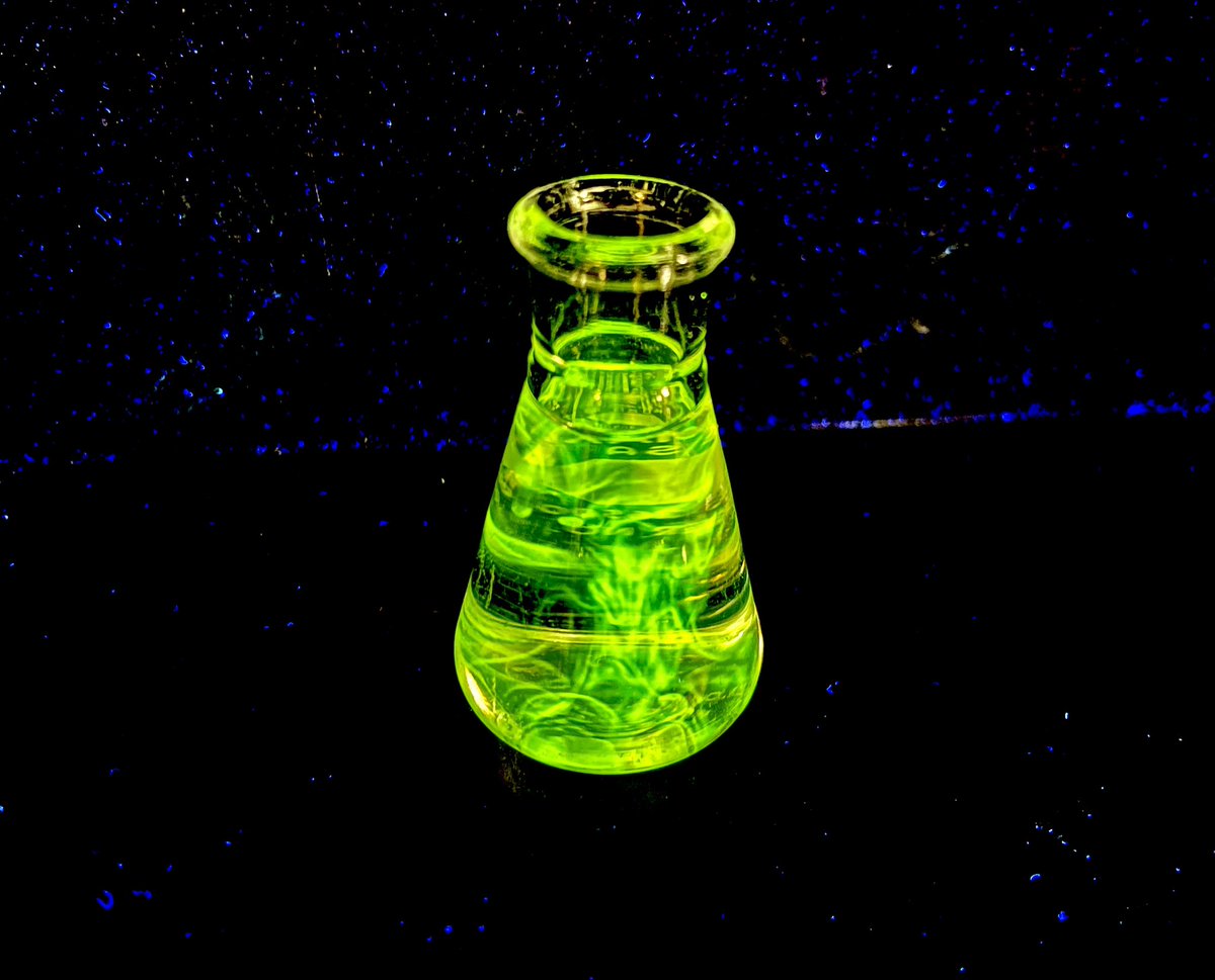 e_tacke's tweet image. Making magic potions ⚗️
@ICSN_lab
#FluorescenceFriday #ChemTwitter #RealTimeChem #phdlife