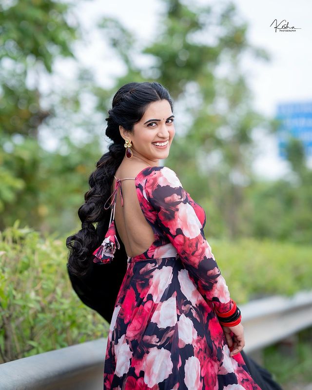 dasarismedia's tweet image. sravanthichokarapu Pic @urs_sravanthi

#anchorsravanthi #hosting #moviepromotions  #vijaibulganin #sravanthichokarapu 🫶 #DasariSMedia @dasarismedia