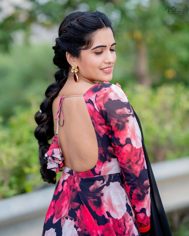 dasarismedia's tweet image. sravanthichokarapu Pic @urs_sravanthi

#anchorsravanthi #hosting #moviepromotions  #vijaibulganin #sravanthichokarapu 🫶 #DasariSMedia @dasarismedia