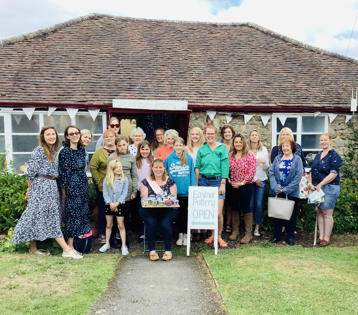 eastnorpottery's tweet image. Agricultural theme to Nicky’s pottery hen party! 🐄👏🤩#henpartyideas #henweekend #herefordshire eastnorpottery.co.uk/hen-parties/