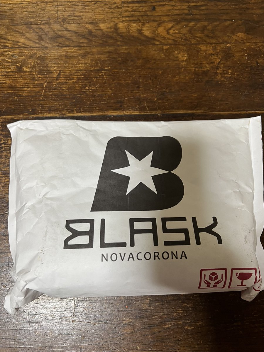 4JH96A2L2XrCBNH's tweet photo. #blask10 着弾♫
全身 #BLASK 化も近い(足元除く)
そんな愛車のオーナーは
全身UNIQLO(足元除く)
日本語裏書きありがとうございまーす😊 https://t.co/uYGpcyJ5wq