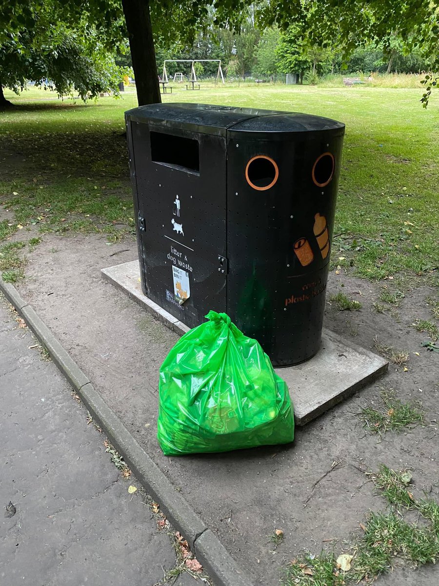Another bag of other people’s litter cleared from lovely Lostock Park by the amazing James! 

Why people go to enjoy a beautiful green space &amp; then trash it for others will always be a mystery to us… #takeyourtrashhome #litterlouts #tossers

+1 takes our total to 1447 bags 💚