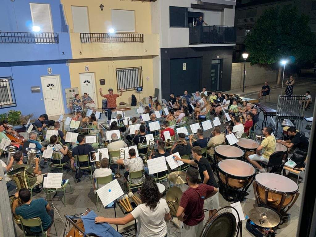 CimYatova's tweet photo. ¡Ya estamos listos para el Festival de Bandas 2023!🎶 Ahora solo nos queda disfrutar 🔝. 

Gracias a nuestro director Juan Manuel Alarcón García por su trabajo incansable así como a todos l@s music@s, directiva y grupo de trabajo por su compromiso para que todo esto sea posible. https://t.co/cXZbSTVF1K