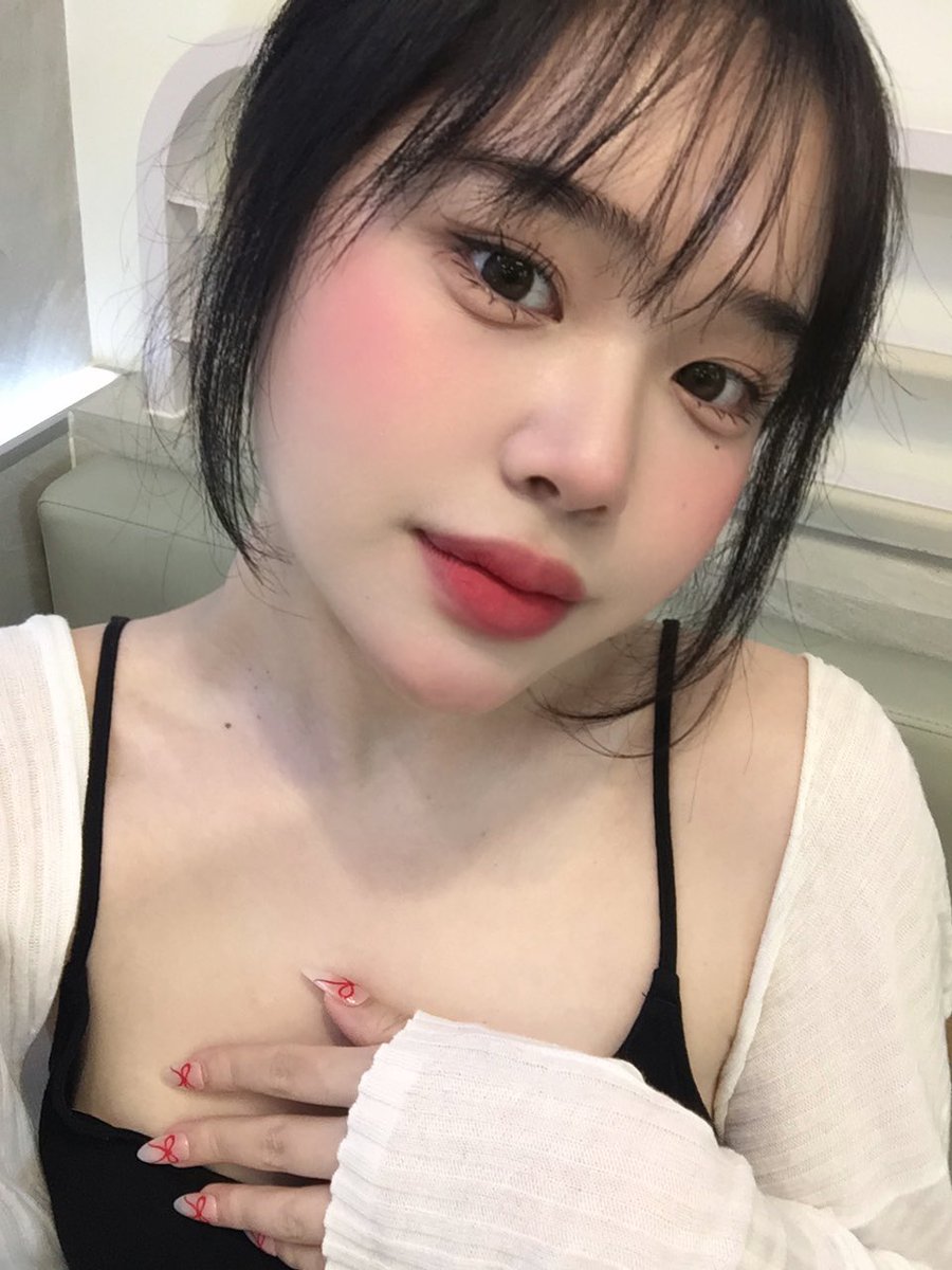 xxhani__'s tweet photo. strawberry makeup แบบใด🍓 https://t.co/IoJg1b3LM0