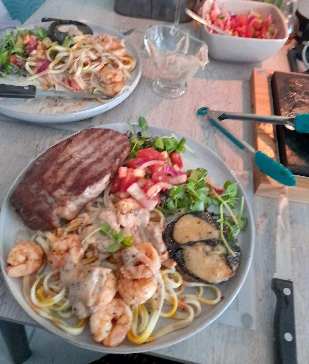 MrsHW's tweet photo. OMG - from this ⬇️ to this ⬇️ and then this ⬇️ . The best steaks from the #masterbutcher himself @BIGSLED3 @HaffnersPies , cooked on the stone made a scrumptious special meal last night 🥰. #nomnomnom thanks buddy 😋 https://t.co/ujS9kfuHGf