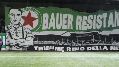 MickaCorreia's tweet photo. ⚽️✊🏽Il y a 100 ans naissait Rino Della Negra.
Footballeur au @RedStarFC, ouvrier immigré italien, il est dès 1942 résistant FTP-MOI, membre du groupe Manouchian. Il est fusillé le 21 février 1944 par les nazis.

Aujourd'hui il incarne une figure mythique des tribunes du Red Star. https://t.co/6WNT1T1N9r