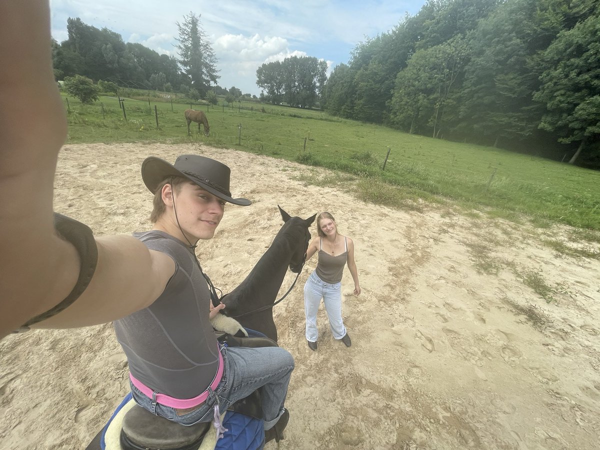 Yuh I’m on a fokin horse (W gf)🤠😳