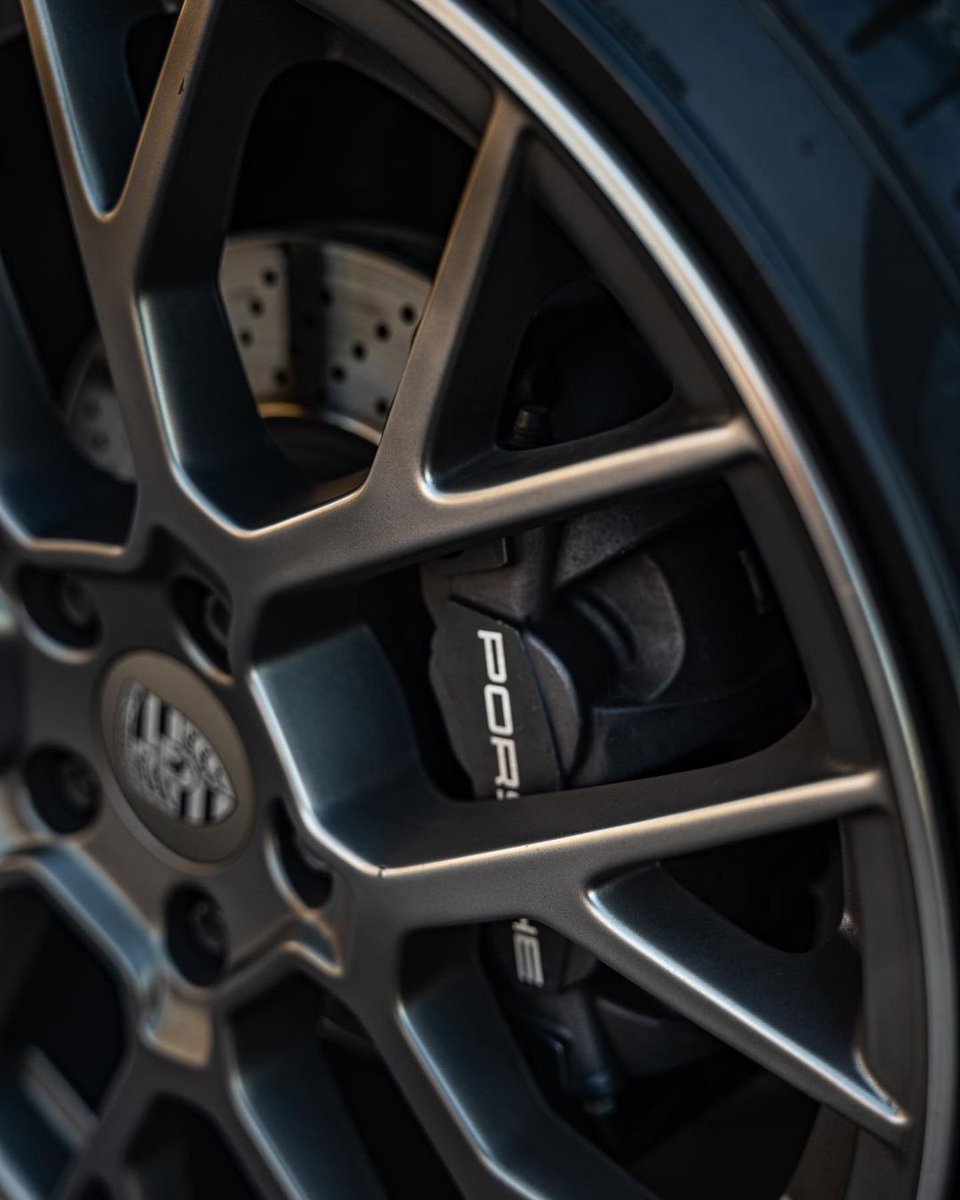 dreamscarreal's tweet photo. Oh, don't look at us like that!
#supercar
#Porsche 
#porsche911 
#Bitcoin 
#ETHEREUM 
#Crypto 
#babygirl 
#Sexy
#girl
#beauty 
#NFT 
#NFTsCommunity 
#Mint 
#Car https://t.co/pMBJd0AOA4