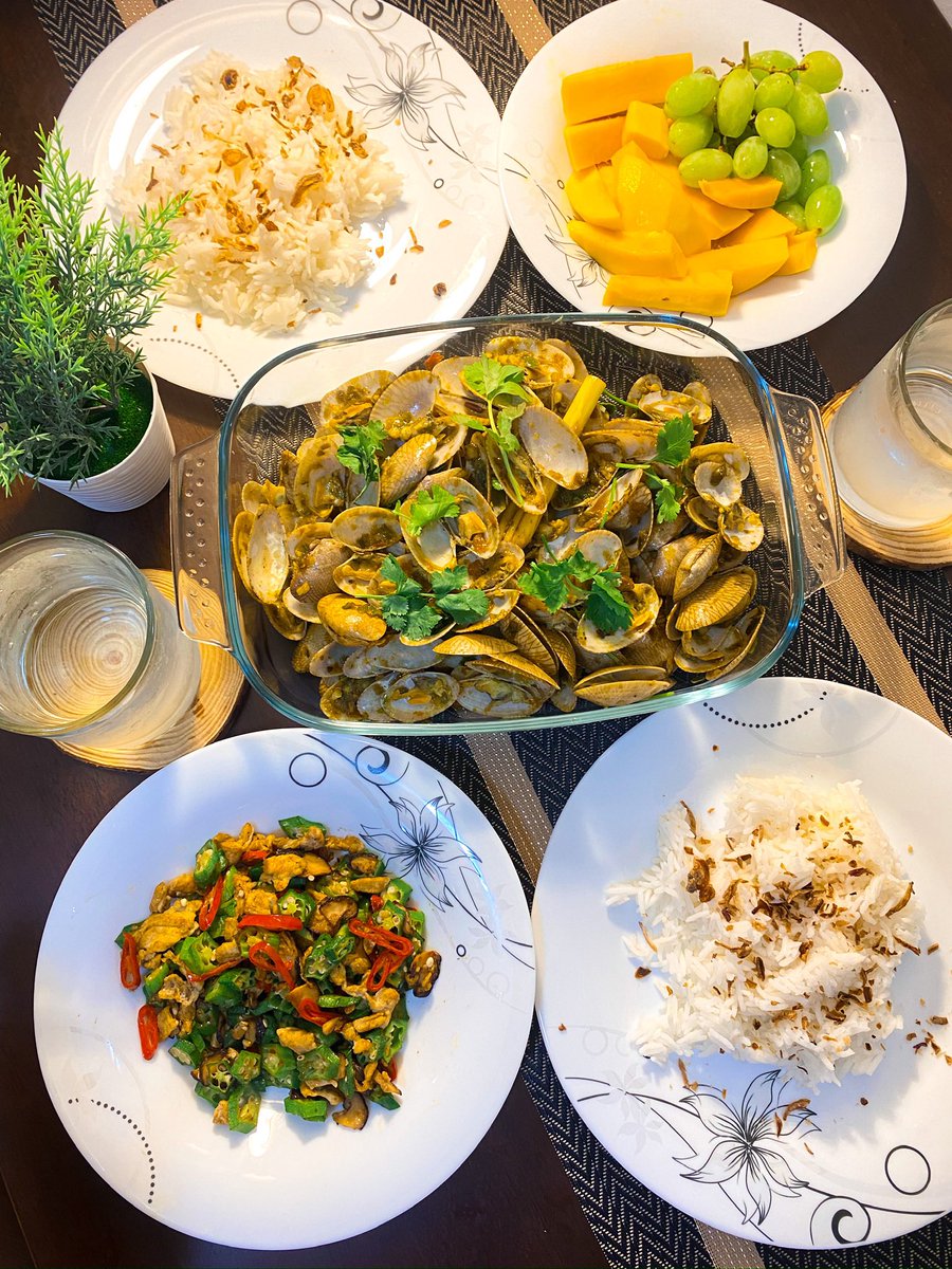 nat_tasyaa's tweet photo. Selalu tanya husbandd, sedap tak isteri masak, and suruh dia jujur je, sebab kalu tak sedap boleh improve apa yg kurang, tapi alhamdulillah sejak kawen sampai sekarang, perkataan “sedapp gilaa” je yang keluar 🥹♥️ im a happpyyy wife ! hari2 nak masak hahahah https://t.co/pbrLGNTFA0