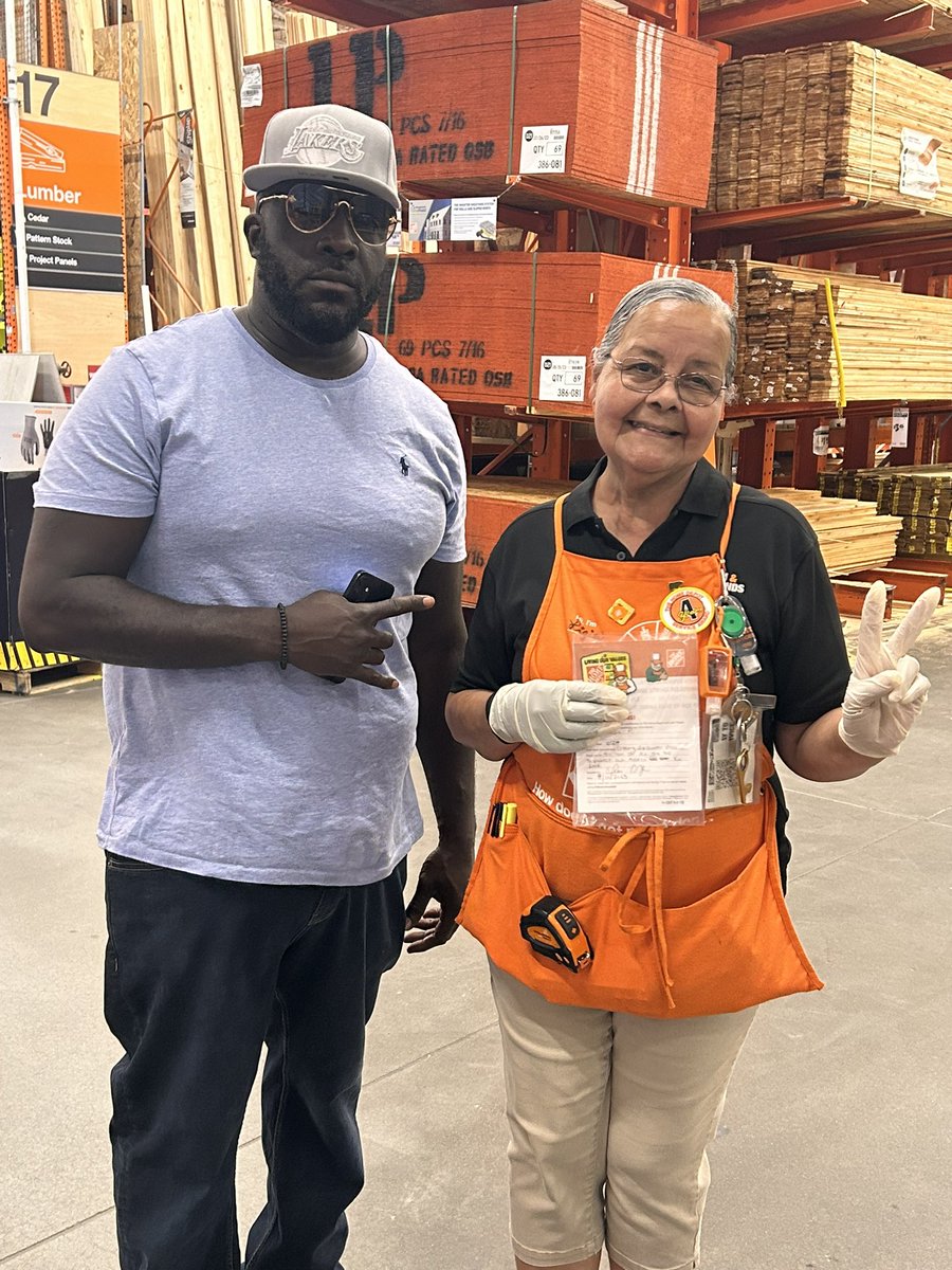 Congrats to <a href="/LigiaPadilla19/">Ligia Padilla</a> my top recovery cashier she has been killing it with the metrics .. She received a Homer award from the AP Team .. keep on shining that’s how we do it a Classy Copperfield <a href="/THDKami/">Kami T.</a> <a href="/THD6506/">THD | Copperfield | District 260</a> <a href="/RanWill6506/">Randon W.</a> <a href="/LigiaPadilla19/">Ligia Padilla</a>