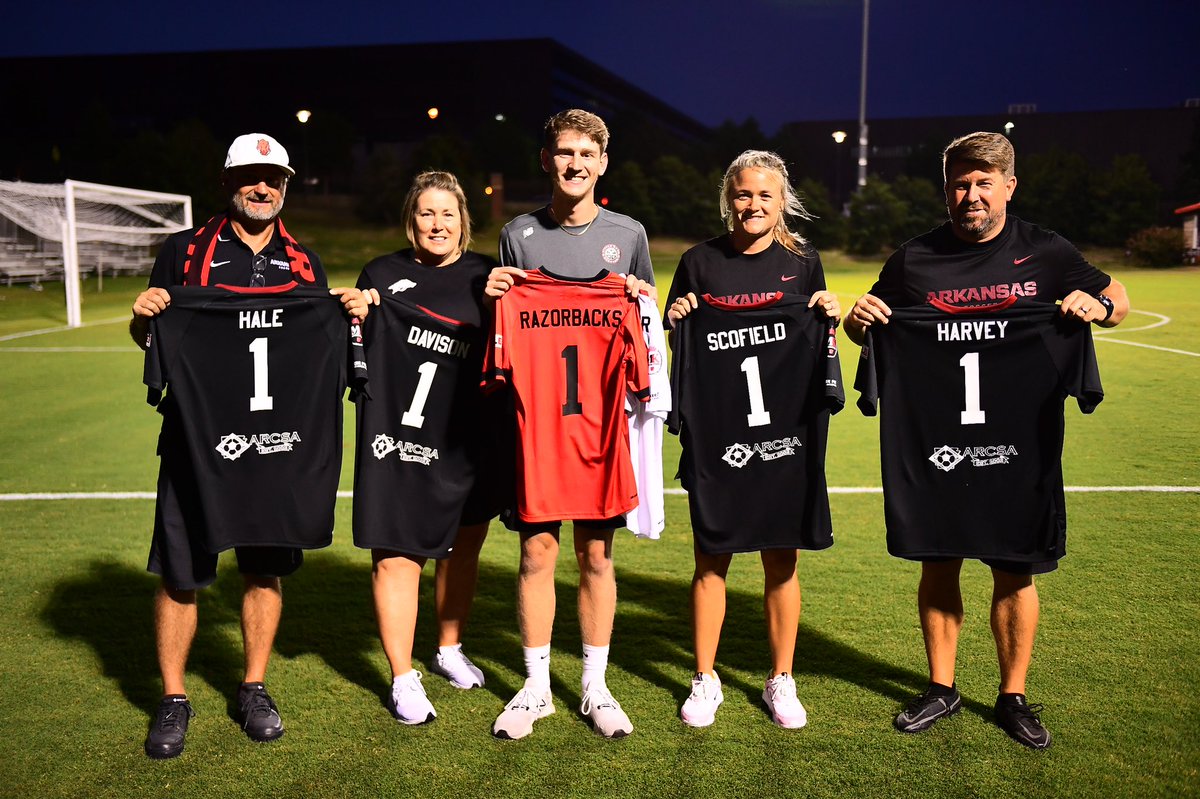 Razorbacks and Rangers 🤝 Two biggest teams in Arkansas

#ArkansasConnection