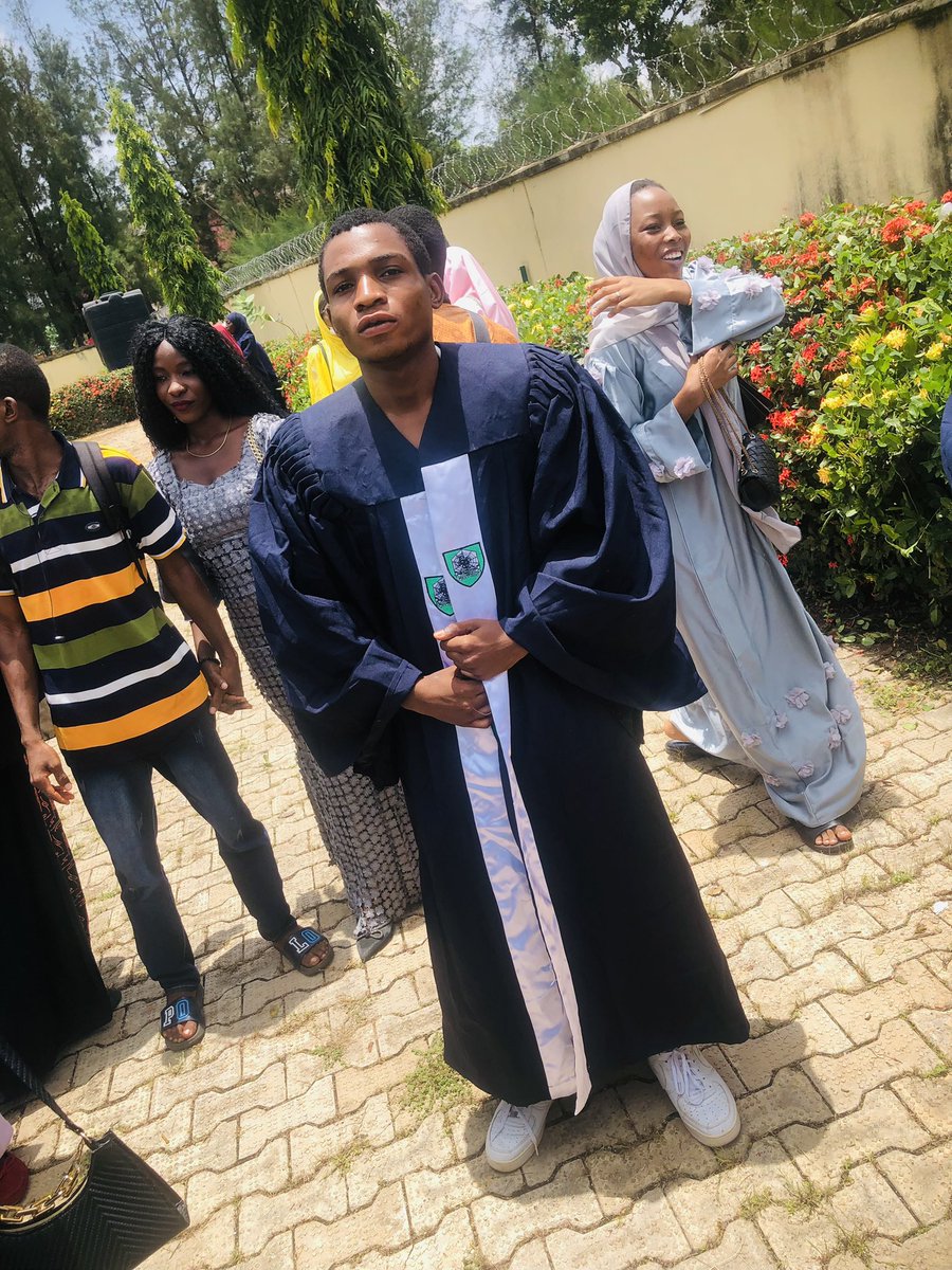 smallgdbt's tweet photo. Happy matriculation to me https://t.co/jhUokZXpyj
