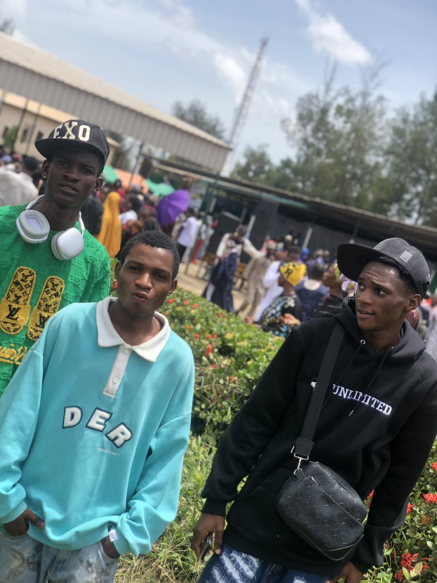 smallgdbt's tweet photo. Happy matriculation to me https://t.co/jhUokZXpyj