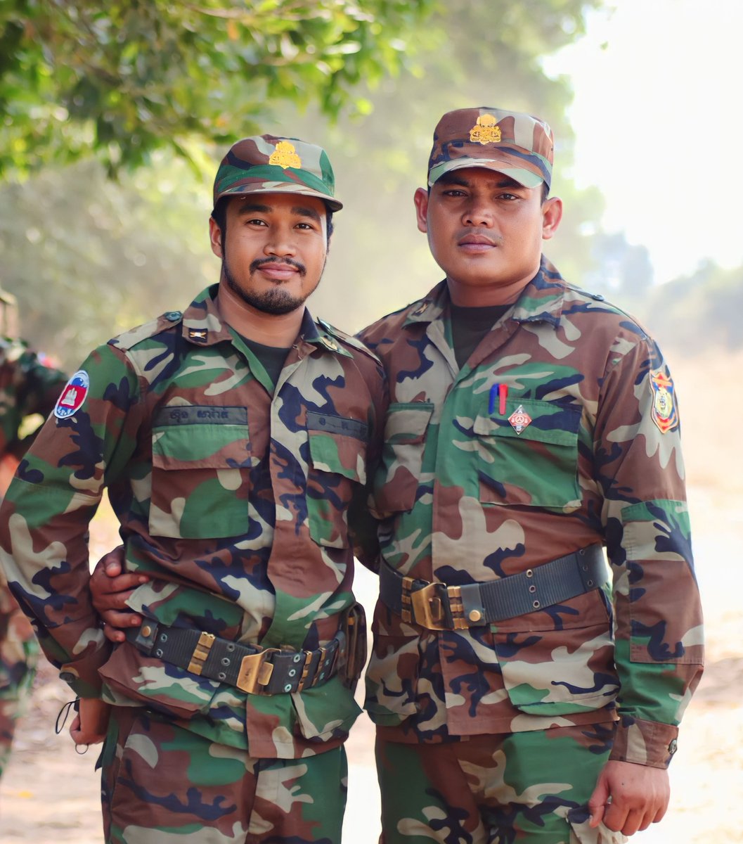 ២នឹងយកមួយណាក៏បាន😅 
សុទ្ធតែអ្នកស្មោះ😅