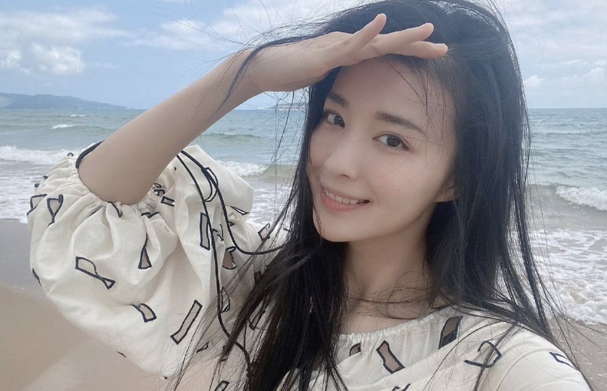 jeanaalice_chu's tweet photo. Free as the sea 🌊
#WangChuran #王楚然 #chineseactor #chineseactress #photoshoot #beauty
#model #chinese #cdrama #HaveaCrushonYou #thelongestpromise #royalfeast #challengesatmidlife #mulanrenewal #thelastgoodbyetomama #fireworksofmyheart https://t.co/cQdg6dsSfB