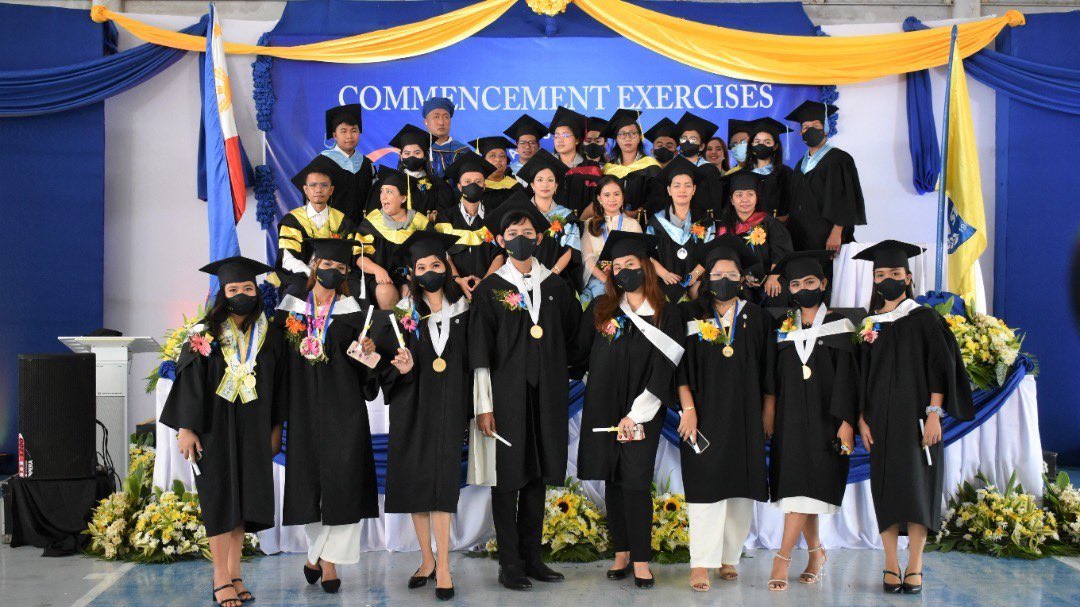 riabelarmino's tweet image. Posting these again 💛

#Batch2022