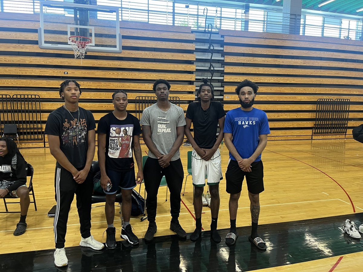 tech_cass's tweet photo. CT basketball is Nationwide  with a countless number of our players all over the country playing college basketball. SCHOLARSHIPS AND CHAMPIONSHIPS. Family time. https://t.co/DY8R2ZncG8