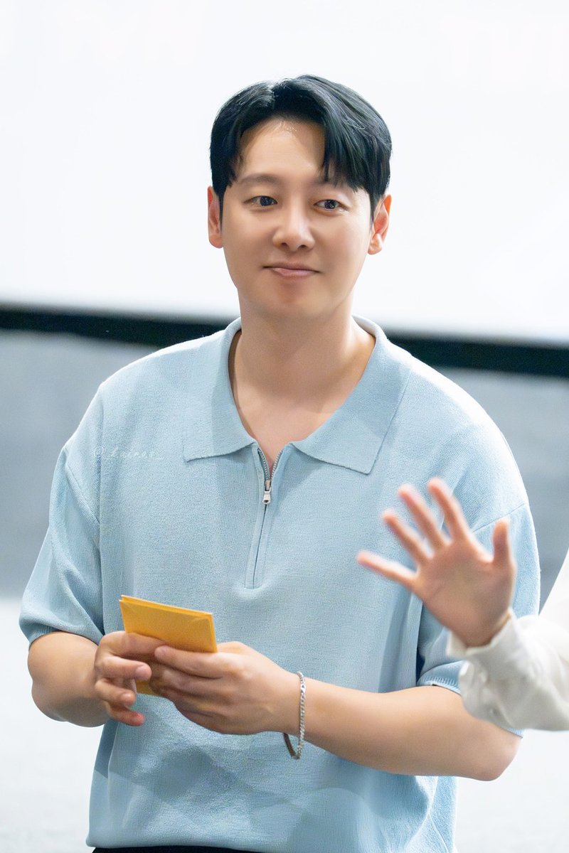 #김동욱 #배우 #tvN #드라마 #이로운사기 #드라마이로운사기 #무대인사
youtube.com/watch?v=PSc3Lz…