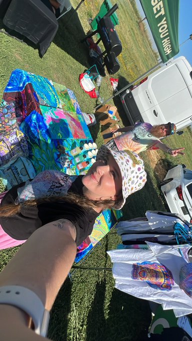 Hash hole island recap 💨 https://t.co/CkF1JnGsit<a href="/tag/newnew"class="tags"><span>#newnew</span></a>