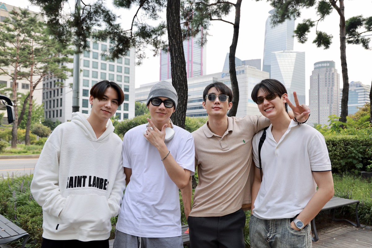 GMMTV's tweet photo. 안녕하세요 🇰🇷
พวกเราเดินทางมาถึงเกาหลีแล้ว
เ��รียมรับความสนุกจาก "ฟอส-บุ๊ค" และ "วินนี่-สตางค์" ในงาน GMMTV FANDAY6 IN SEOUL ได้เลยค้าบบบ

#FBWSreadyforSEOUL
#GMMTV https://t.co/wnfx5Etgmd