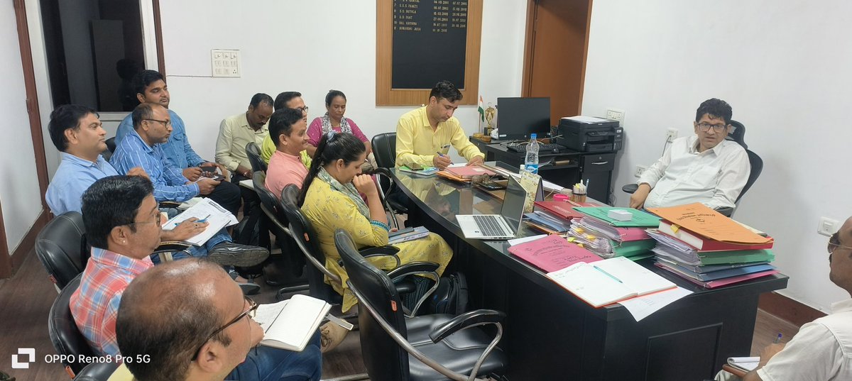 usrlm_usn's tweet photo. कल दिनांक 17 अगस्त को विकास भवन मे NRLM,REAP &amp; RBI समस्त स्टॉफ की मासिक समीक्षा बैठक परियोजना निदेशक द्वारा ली गयी जिसमे CCL, LOKOS and Rural enterprises पर चर्चा हुयी तथा सभी योजनाओं के बारे मे समीक्षा की गयी एवं PD Sir द्वारा समय से सभी लक्ष्यों को पूरा करने हेतु निर्देशित किया https://t.co/UPpi3yfFSG
