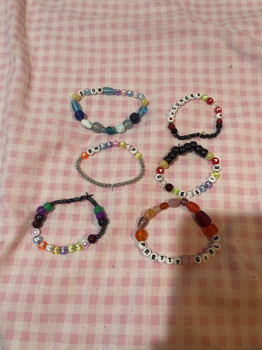 maddie ❄️🦷🪩🩷🌈🌻☀️✨ tweet media