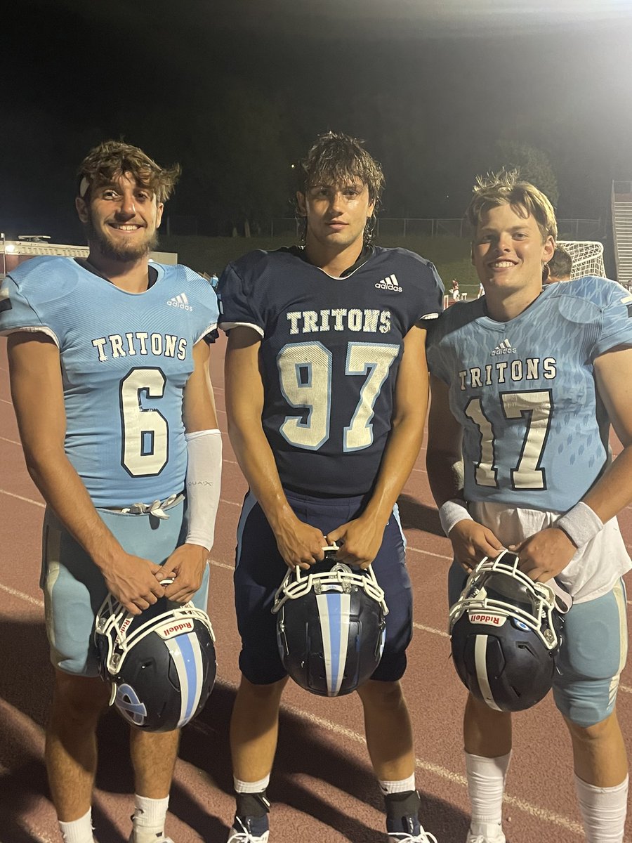 SBLWarriorFB's tweet photo. Pretty cool seeing these guys scrimmage at Morningside tonight. Good luck to you men and all of our former Warriors playing this fall. https://t.co/u7eveTrkhq