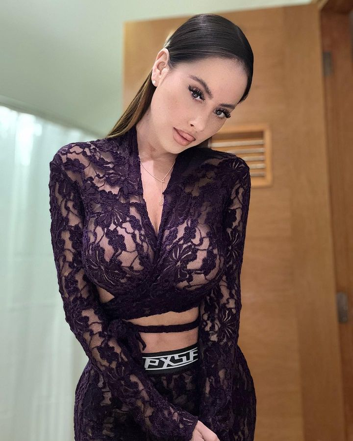 MichellsonNacha's tweet photo. Cual de las 2 fotos te gusto mas 👀💜 https://t.co/cIsGg4CvRx