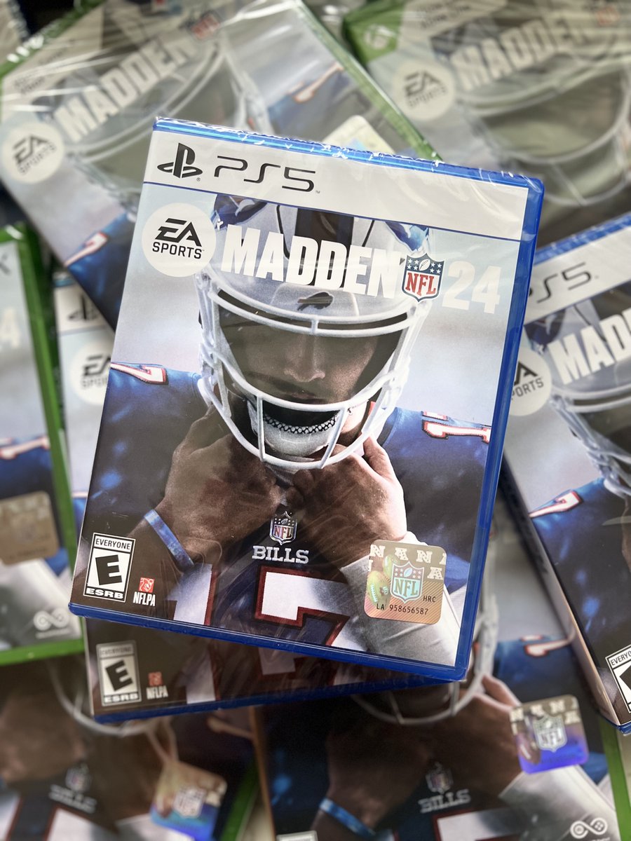 EAMaddenNFL's tweet photo. ❄️ #Madden24 SZN is here ❄️ https://t.co/16md8L8mds