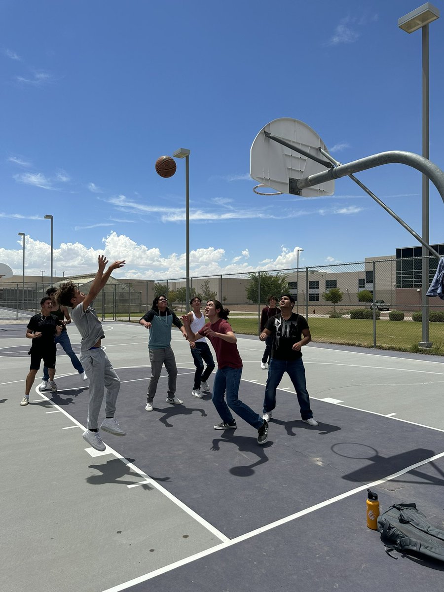 Students at play. 
#TeamSISD 
#lunchtime 
#Seizeyouropportunity 
#Greatnessonthehorizon