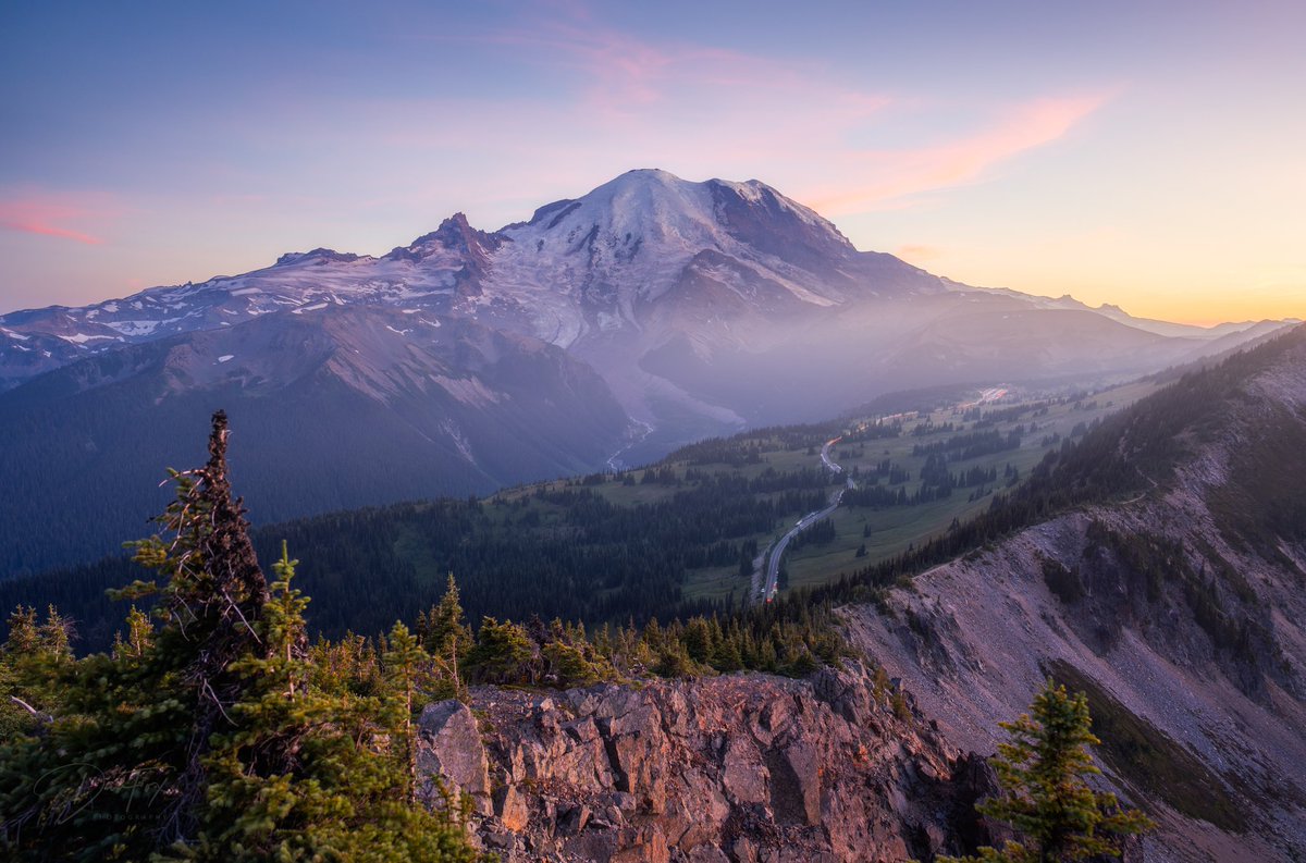 The view I had while waiting for some milky way and perseids shooting. The moisture all throughout the valley made for a really gorgeous sunset.
.
.
.
.
.
#pnwwonderland
#pnwadventures 
#sonya7iv 
#sonyalpha 
#sunsetlandscape 
#mtrainier 
#upperleftusa 
#washingtonexplored