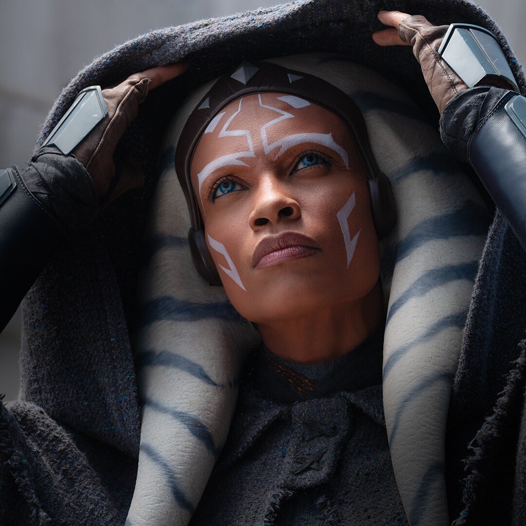 JacobFisherDF's tweet photo. Just finished first 2 episodes of #Ahsoka and it’s a very promising start! Natasha Liu Bordizzo really shines as Sabine &amp; all the villains/plot set-up is very intriguing.

Kevin Kiner’s score is absolutely incredible in this, really keeps the vibe of the show high. https://t.co/YpKJuX9fWN