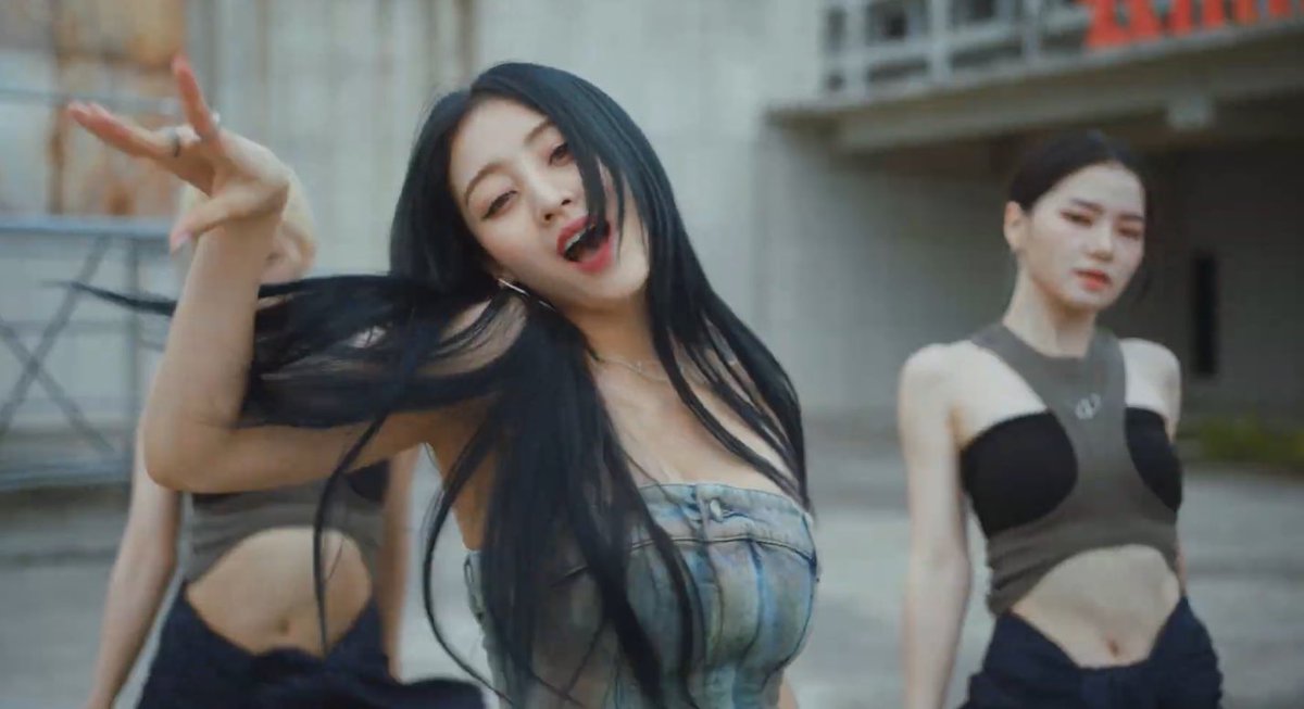 jihyopost's tweet photo. PARK JIHYO IS SO INSANE https://t.co/V4poduY87r