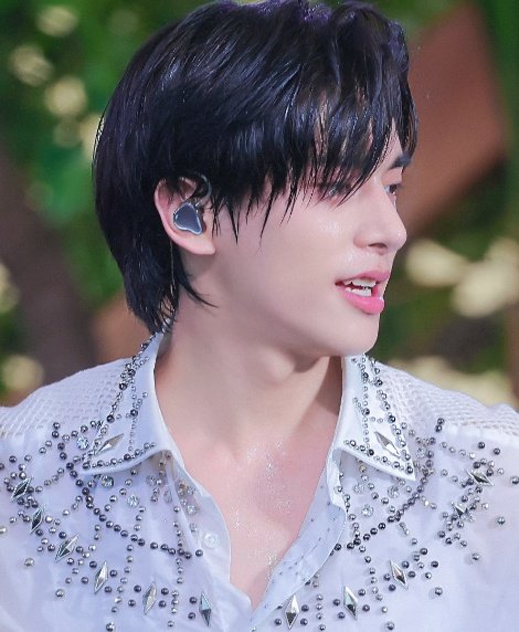 How charming can he possibly be? #enhypen_jake