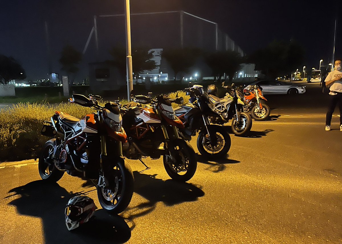 2023年8月18日
今年もハイパーの日。
最高のバイク^_^
㊗️ハイパーの日
#hypermotard #hyperstrada #ducati #hyperday #81hyperhypes 
#ducatifun #ハイパーハイプス　#ハイパーモタード  #ハイパーストラーダ　#ハイパーの日　#ドゥカティ いいじゃん