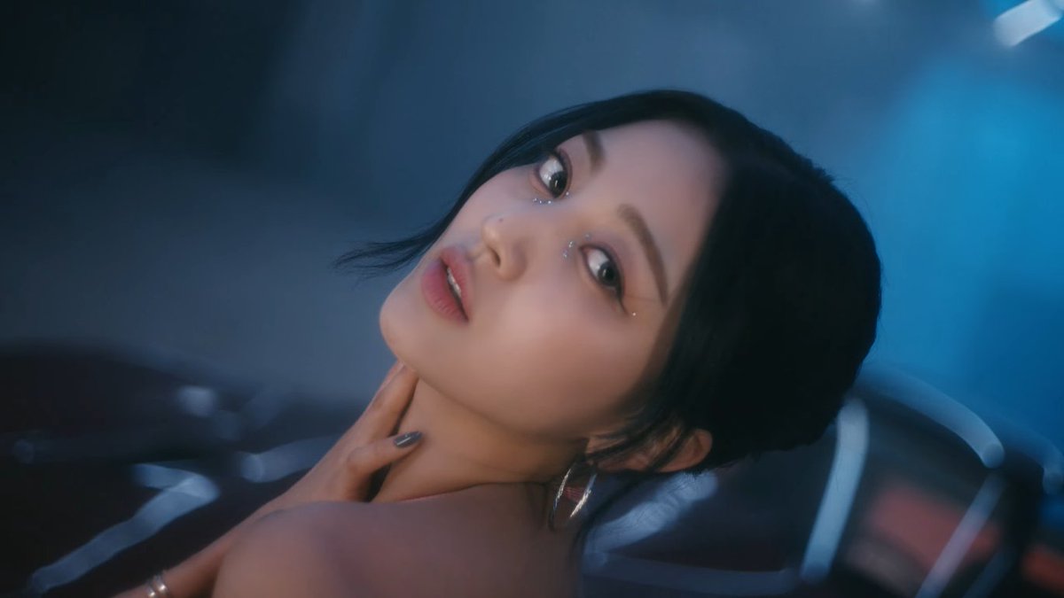 twicepic's tweet photo. GOD JIHYO SO PRETTY https://t.co/mJisDl3RK5
