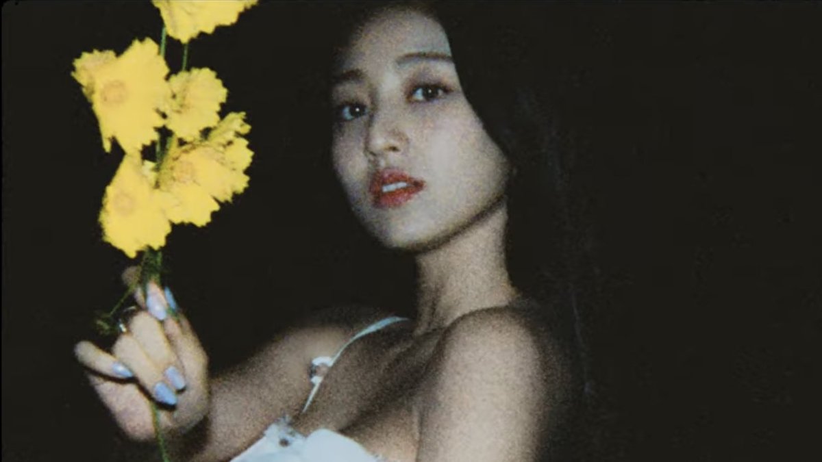 PopBase's tweet photo. Jihyo in the music video for ‘Killin' Me Good.’ https://t.co/d93MB4ENMH