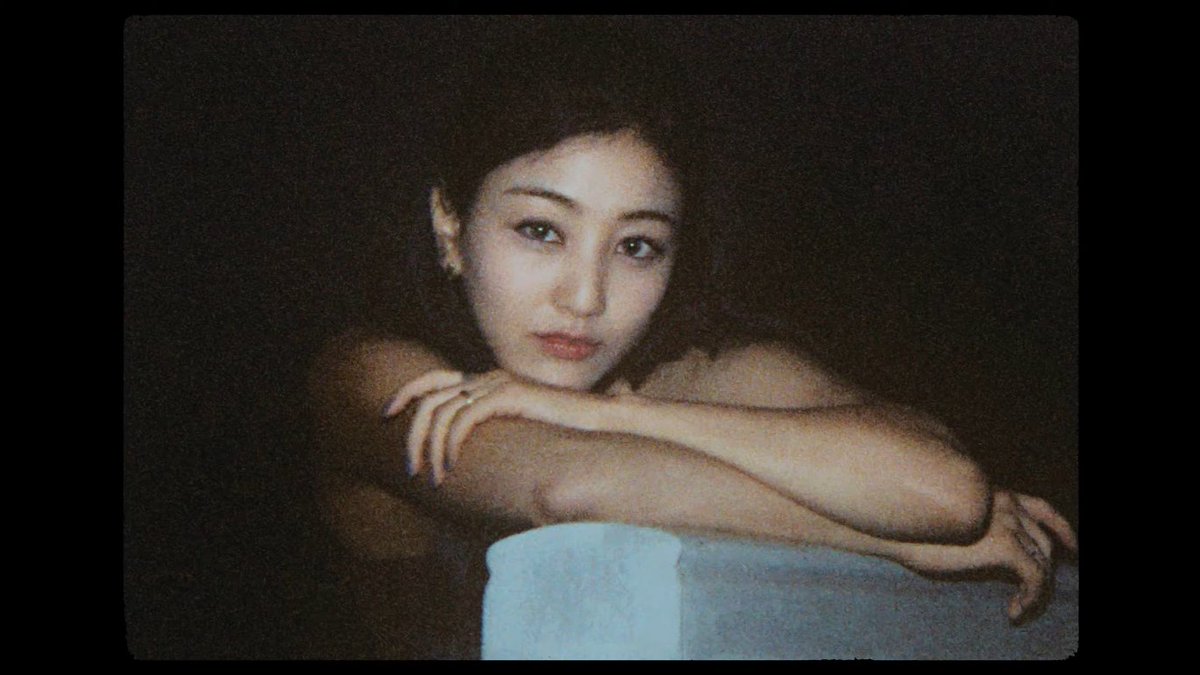 twicepic's tweet photo. jihyo on a film camera 📸 https://t.co/p87meiYu3f