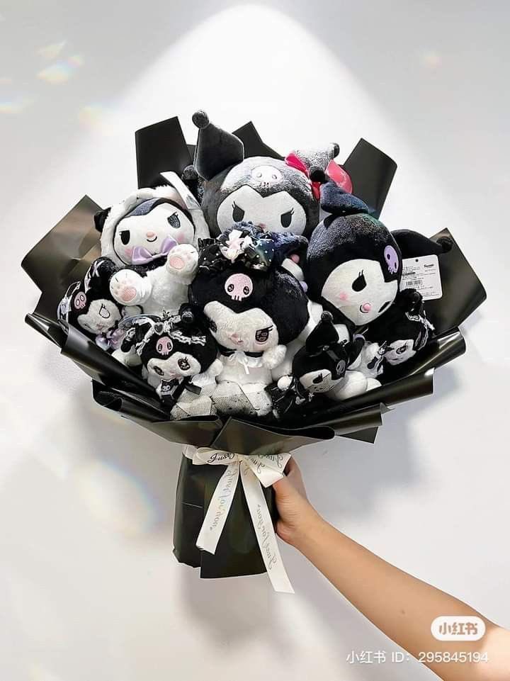 sanriodaily's tweet photo. kuromi bouquet 💫 https://t.co/SR2PoJIWzH
