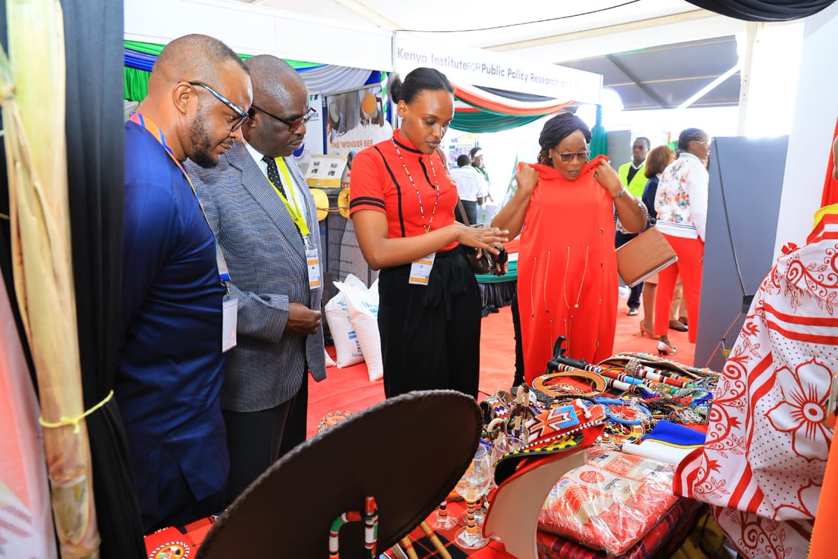 NarokCountyGvt's tweet image. NAROK COUNTY BOOTH DAZZLES WITH BEADWORK AT THE 2023 DEVOLUTION CONFERENCE IN ELDORET, UASIN GISHU COUNTY 

The Narok County booth at the 8th #DevolutionConference was all beautiful and glittery, thanks to the intricate display of the traditional Maasai beadwork.