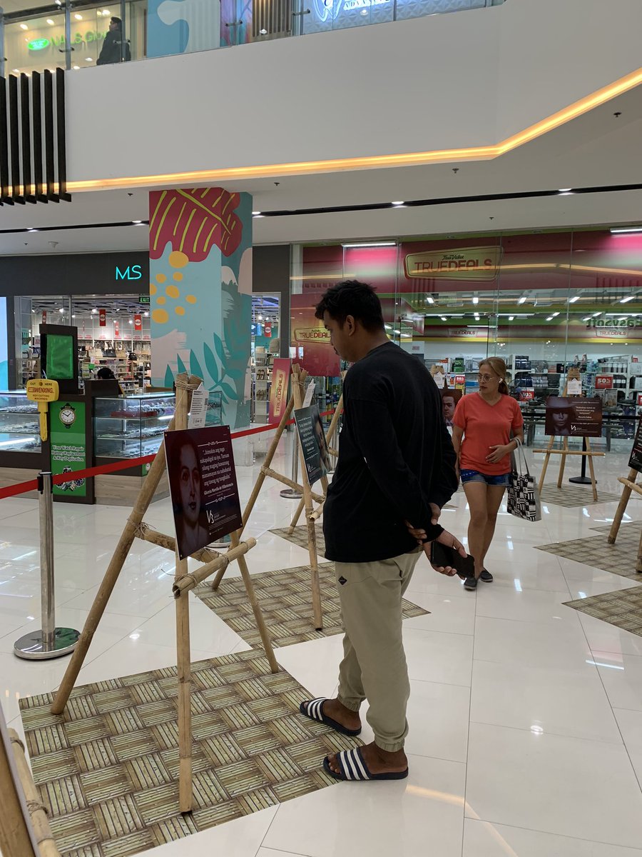 ProjectSaysay's tweet photo. Ngayong Buwan ng Kasaysayan, Buwan ng Wika, at ika-125 taong Anibersaryo ng Kalayaan at Pagkabansa ng Pilipinas, nagsagawa ang Project Saysay at San Pedro City Tourism, Culture &amp; Arts Office ng isang eksibit, ang “Diwa ng Bayan” sa 2/F, Robinsons Galleria South mula 18-31 Agosto https://t.co/D2zPk6MROu
