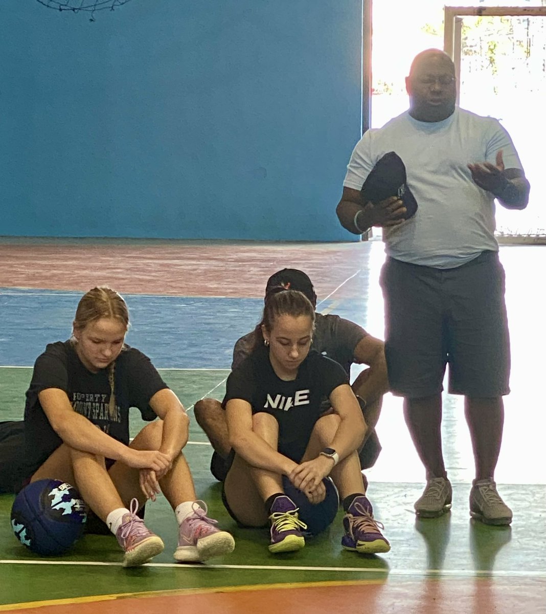 More thanks to Jeff Hacket of <a href="/MissionsGo/">Go Missions Africa</a> - Alli Milleville, Kelly Milleville, Claire Frank and Maddie Frank from FCH for helping on this mission trip and for bringing the sweet FCH gear for the kids in Costa Rica. <a href="/karen10cat/">@karen10cat</a>