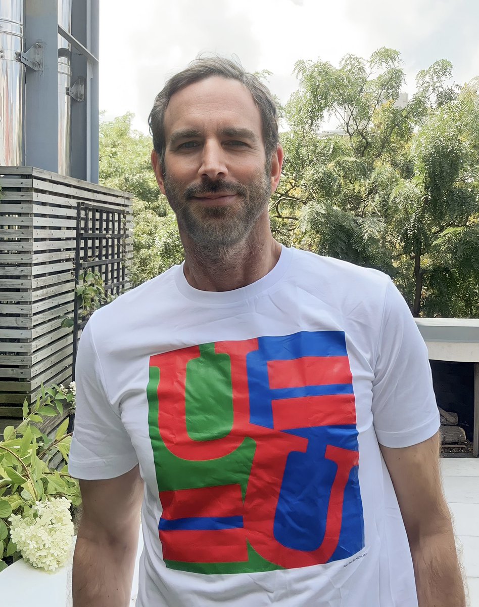 PositiveEast's tweet photo. Iconic! Bruce Richman, founder of Prevention Access Campaign which helped make U=U a global movement, wearing our @polaripress U=U tee created exclusively for our pop-up. The tee pays tribute to General Idea’s ‘AIDS'.

TY Bruce for all that you do❤️

⬇️
https://t.co/AjmMGir1Zx https://t.co/joN9ZXA5hF