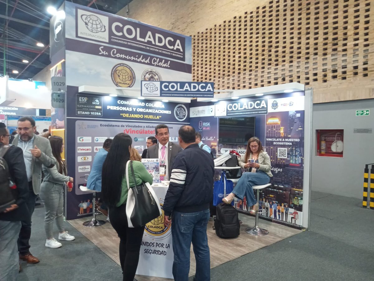revmasseguridad's tweet photo. Segundo día de actividades @Securityfair Bogotá, Colombia Revista Más Seguridad y Global Defense MX presentes

@ISS Intelligent Security Systems @Sercoppsas  @COLADCA @GarnetAlarmas 

https://t.co/Kh3TZWRH5n

https://t.co/X3OCMihNho

#PorTuSeguridad #DefensaHoy

#ESS29años https://t.co/kaju9uxRFA