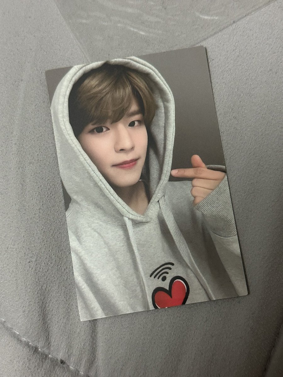 승민 후드 포카 배송비 미포함 1.5에 양도합니다
디엠주세요! 

승민 바람 후드 포카 승민 후드티 포카 양도 바람 신메뉴 백도어