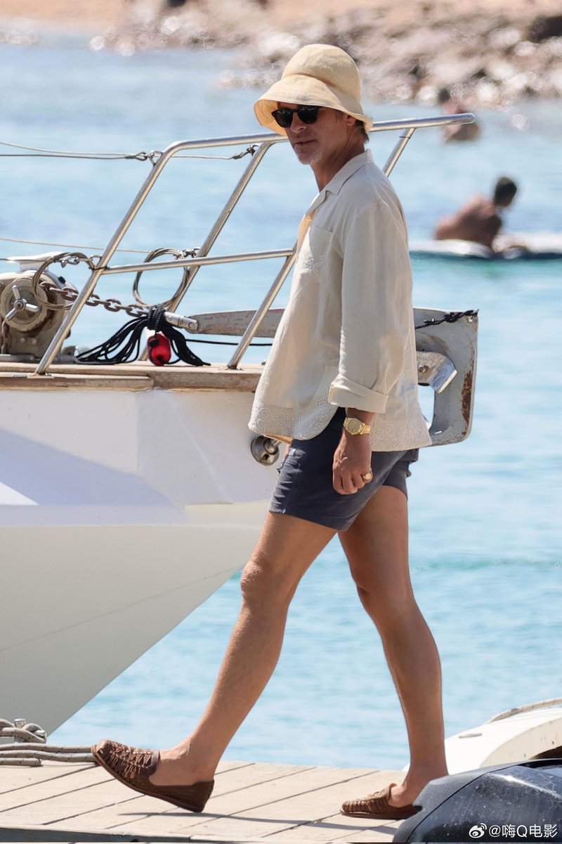 첨 보는 모자인데 귀엽네 팡니 각선미 미쳤어 (Aug. 17, 2023)

#ChrisPine #크리스파인